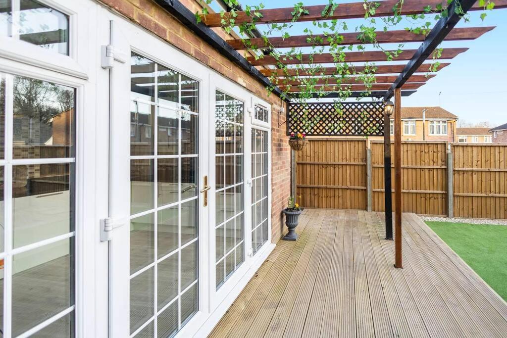 Hogwarts Hideaway Themed Property Watford  Dış mekan fotoğraf